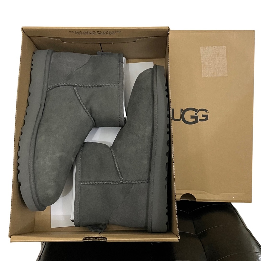 UGG Women's Classic Mini II Winter Boot 1016222 w/Grey Size 8  Treadlite  NIB